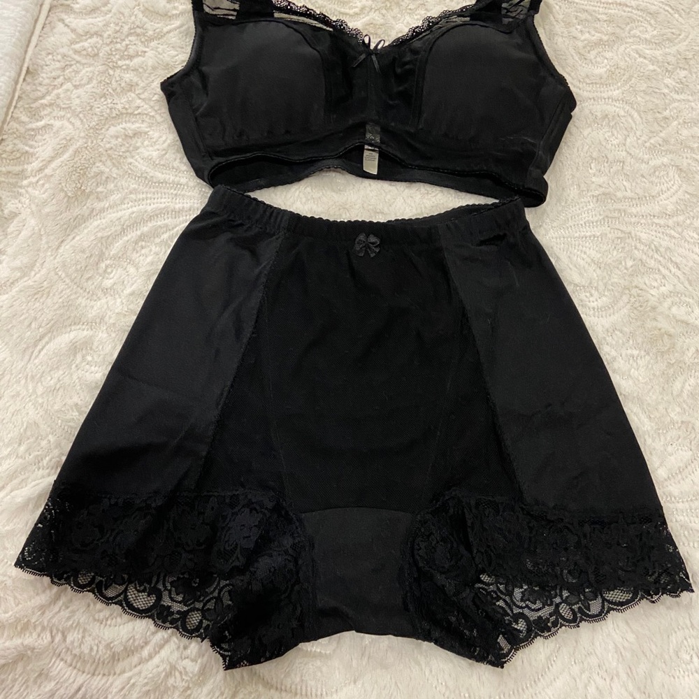 Rhonda shear pinup bra and pantie set